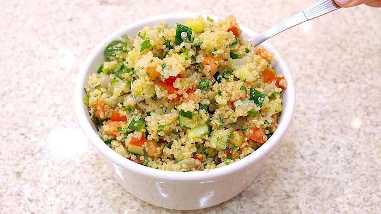 Salada de Quinoa com Legumes Salada de Quinoa com Legumes
