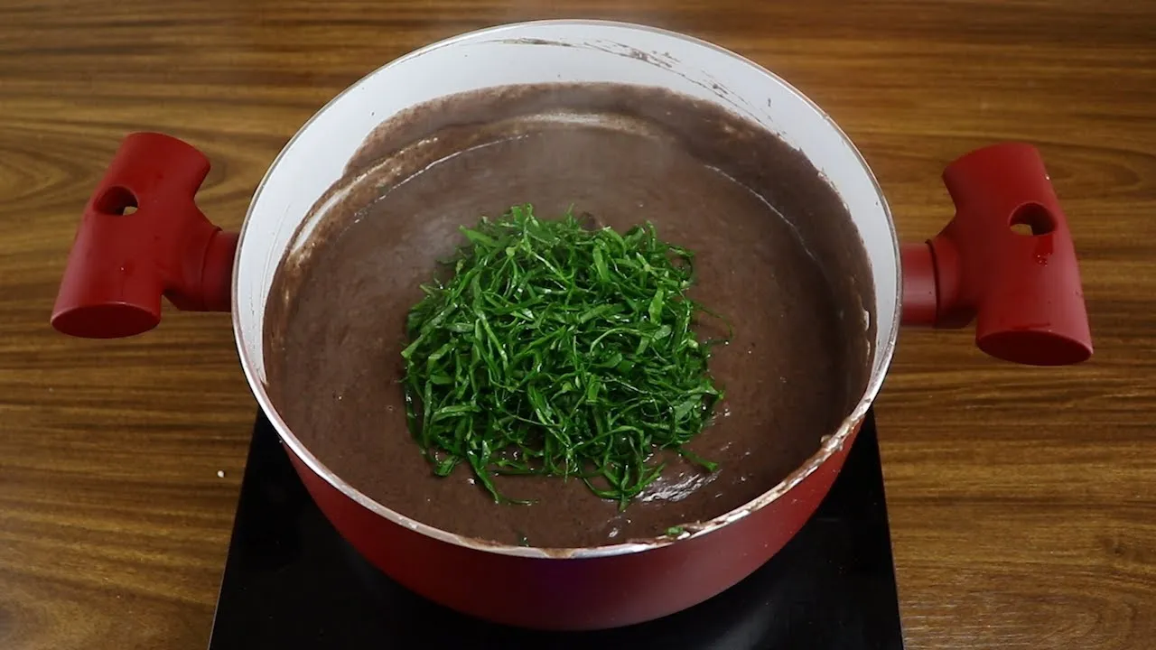 Sopa de feijão com couve Sopa de feijão com couve