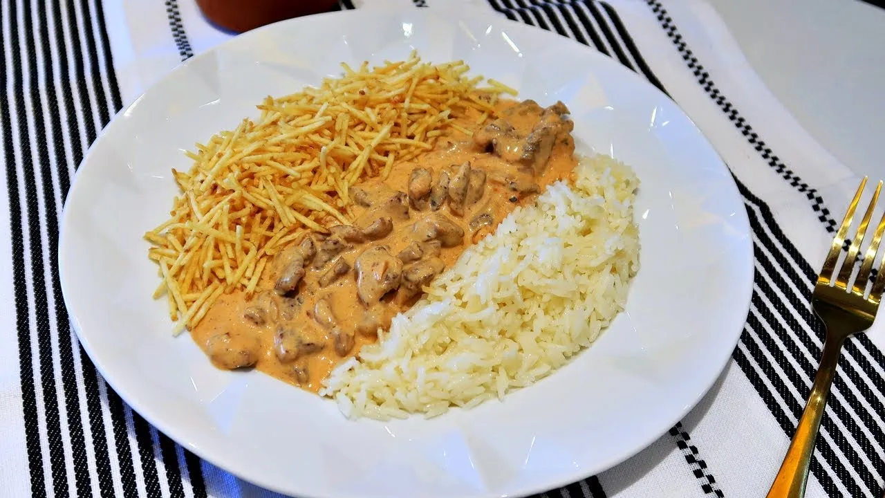Strogonoff de Carne Strogonoff de Carne